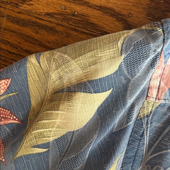 Tommy Bahama Blue and Green Floral Men's Shirt - Picture 8 of 9
